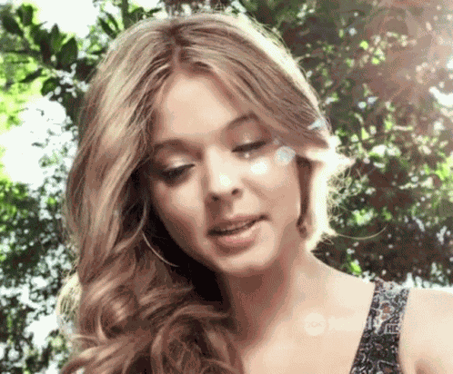 Alison Dilaurentis Sasha Pieterse GIF