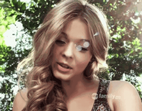 Alison Dilaurentis Sasha Pieterse GIF