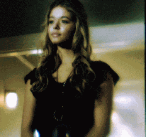 Alison Dilaurentis Sasha Pieterse GIF