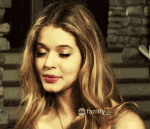 Alison Dilaurentis Sasha Pieterse GIF