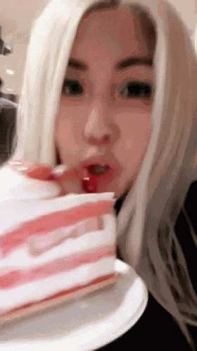 Alymew Cake GIF