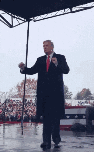 Anniversaire Trump GIF