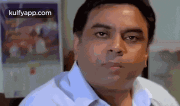 Are Tujhe Patahai Kal Mere Mohalleme Ek Admi Dudh Pite Pite Mar Gaya.Gif GIF