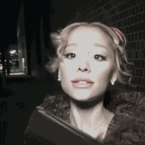 Ariana Grande Barbiaminaj GIF