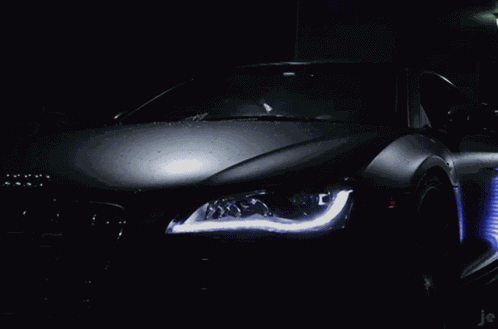 Audir82204 GIF