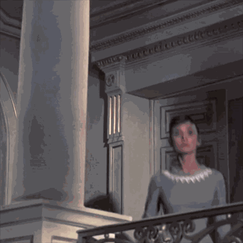 Audrey Hepburn GIF