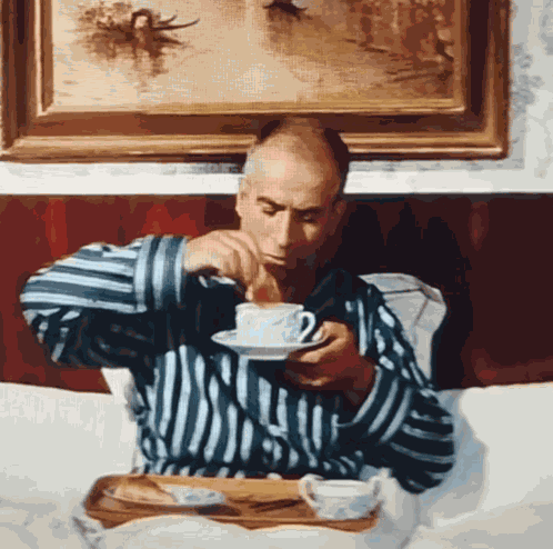 Bett Frühstück GIF