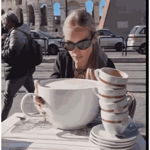 Biggest Cup Nazaka GIF