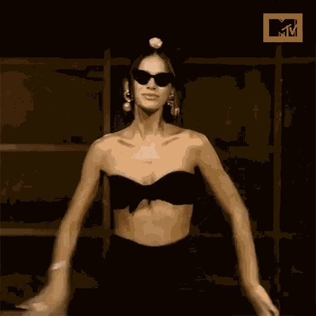 Bow Bruna Marquezine GIF