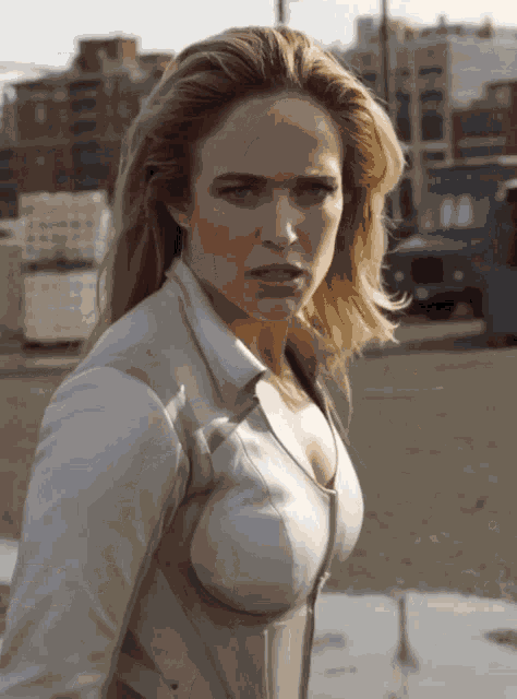 Caity Lotz Sara Lance GIF