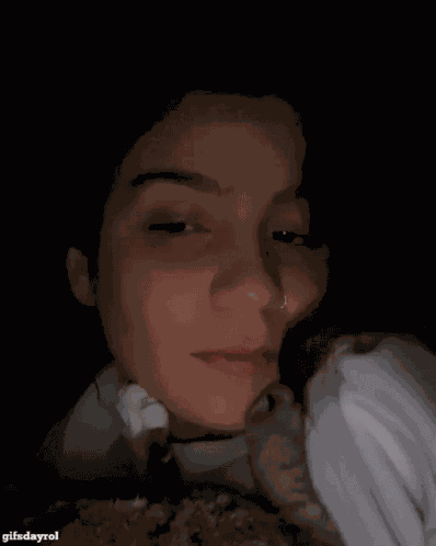 Carol Biazin Olhos Assustados GIF