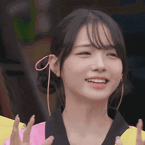 Chaewon Badge War GIF