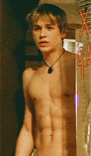 Charlie Hunnam Foksrun GIF