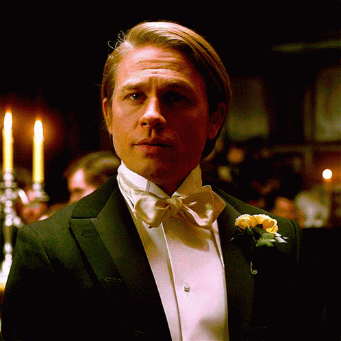 Charlie Hunnam Foksrun GIF