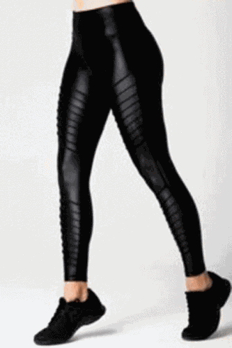 Chic Athleisure Outfits Booty Effect Leggings GIF