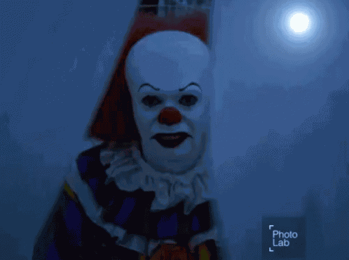 Clown Pennywise GIF