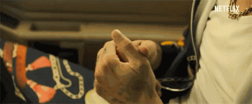 Cracking Knuckles Sky Rojo GIF