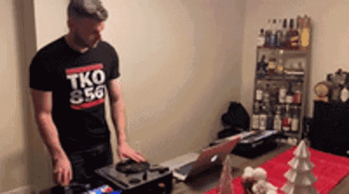 Curtisremarc Remarcablepours GIF