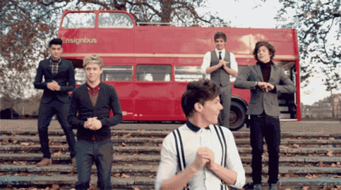 Dancing 1d GIF