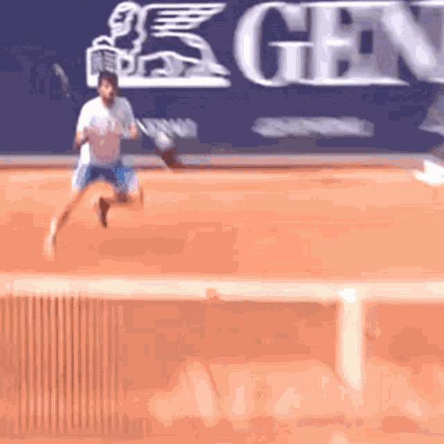Daniel Altmaier Tweener GIF