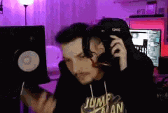 Daniel Koss Instructiuni Neclare GIF