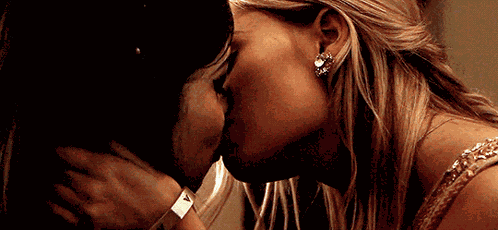 Deanoru Lesbian Kiss GIF