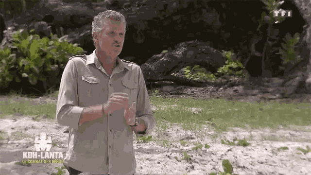 Denis Brogniart Koh Lanta GIF
