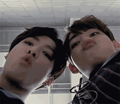 Dynataee Taekook GIF