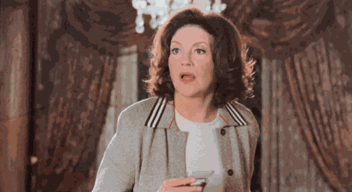Emily Gilmore Kelly Bishop GIF