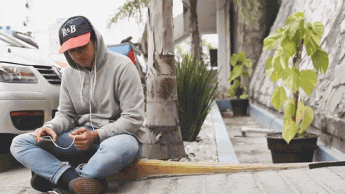 Escuchando Musica Taburete GIF