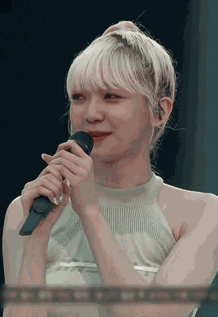 Everglow Mic GIF