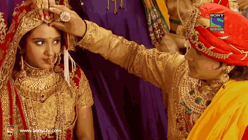 Faisal Khan Roshni Walia GIF