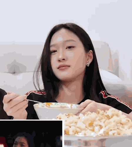 Faye Fayeatom GIF