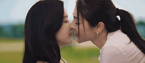 Fayeatom Fayemalisorn GIF