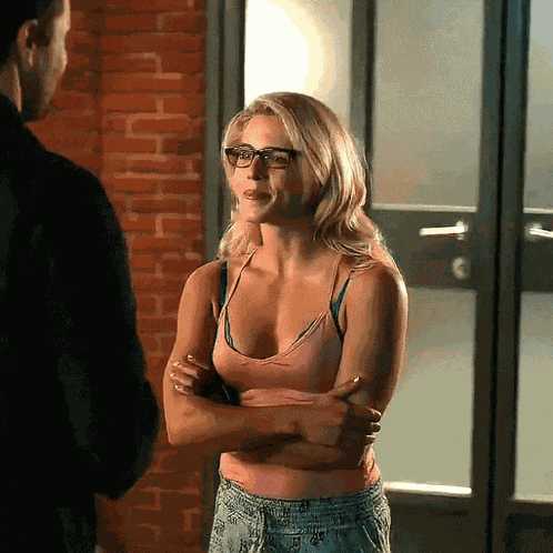 Felicity Smoak Emily Bett GIF