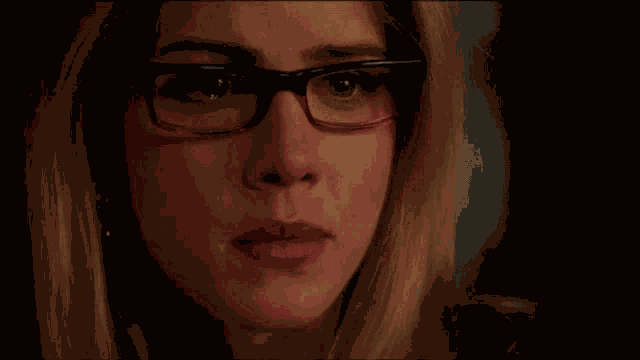Felicity Smoak Emily Bett GIF