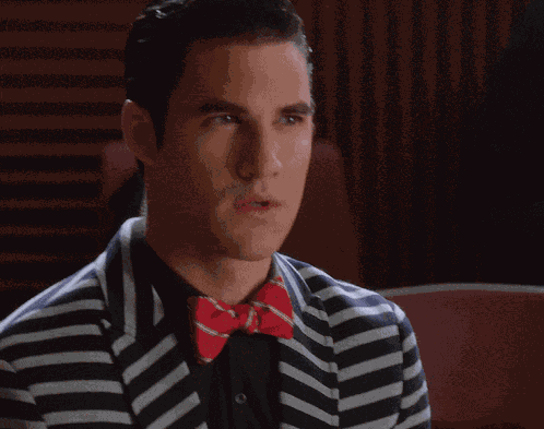Gleeklqura Blaine Confused GIF