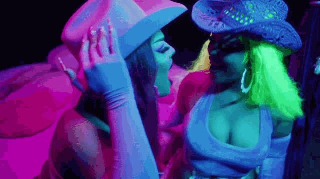 Gloriagroove Bivolt GIF