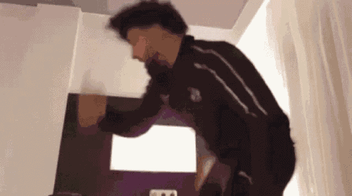 Henni GIF