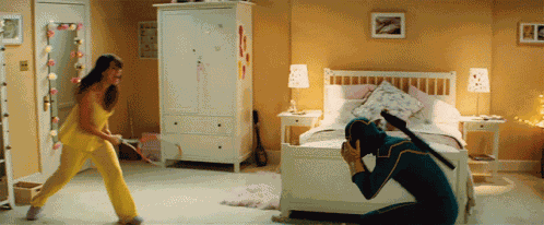 Hit Lyndsy Fonseca GIF