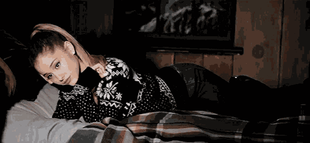 Hot Ariana Grande GIF
