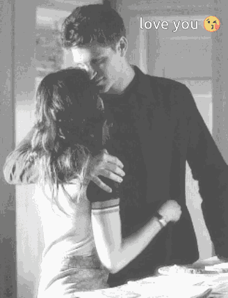 Huggii Hugmor GIF