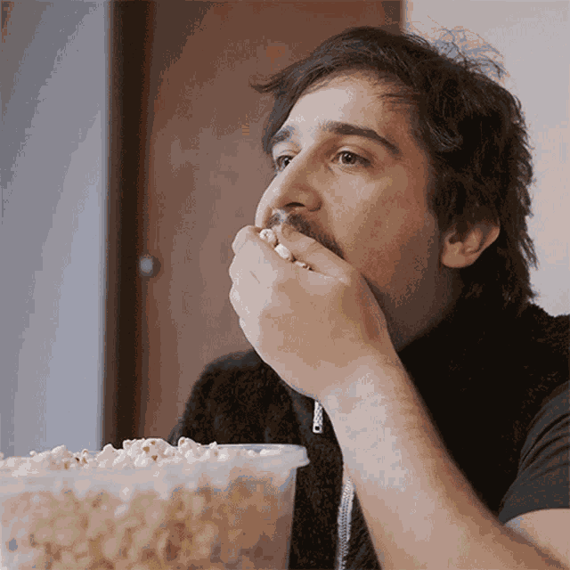 Hungry Yoe Mase GIF