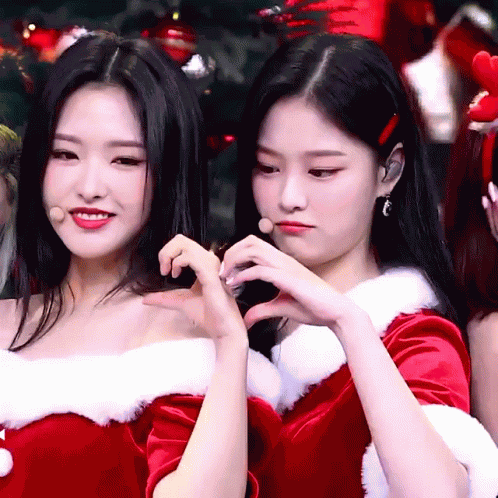 Hyejoo Hyunjin GIF