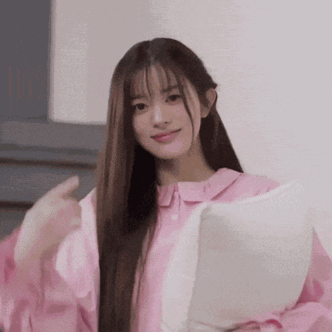 Illit Minju GIF