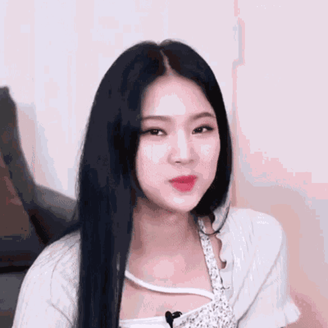 Isa Nod Stayc Isa GIF