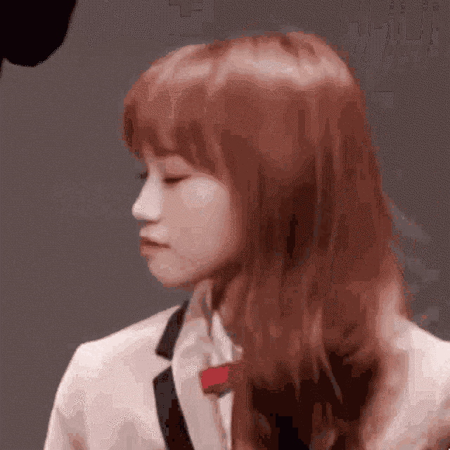 Izone Chaewon GIF