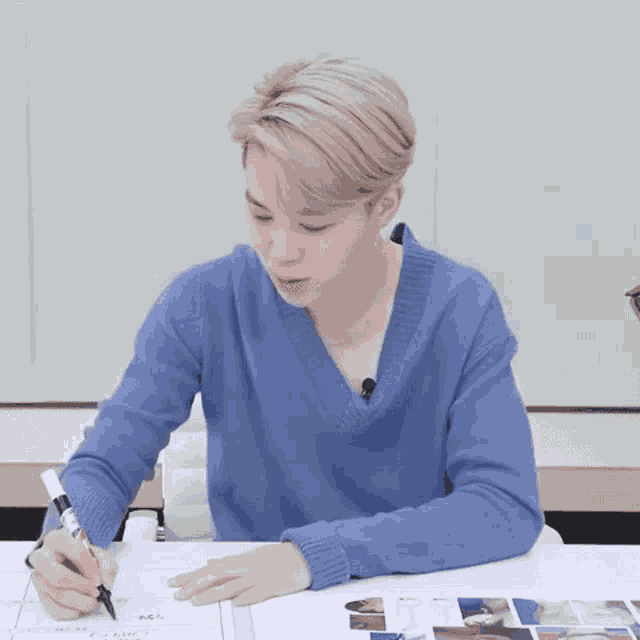 Jiminjimin Writing GIF