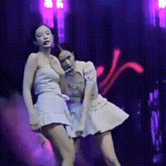 Jisoo Dancing Jisoo Stiff GIF