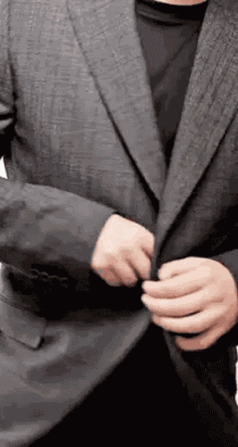 Josephquinn Grisdior GIF